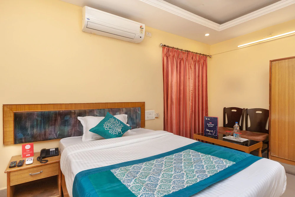 Hotel Gayathri Grand by OYO Rooms