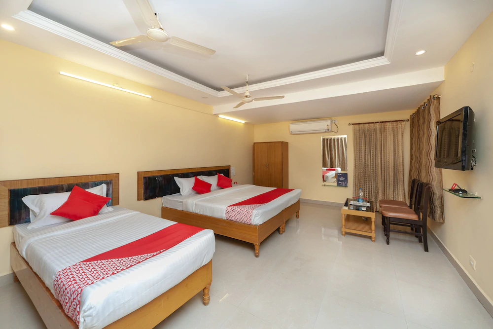 Hotel Gayathri Grand by OYO Rooms