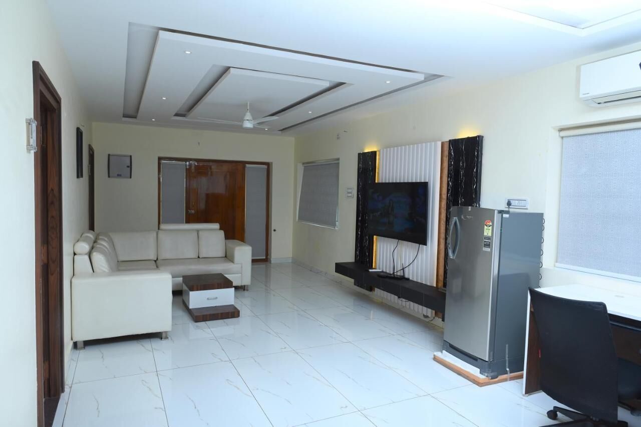 Butterfly Luxury Apartment-Benz Circle