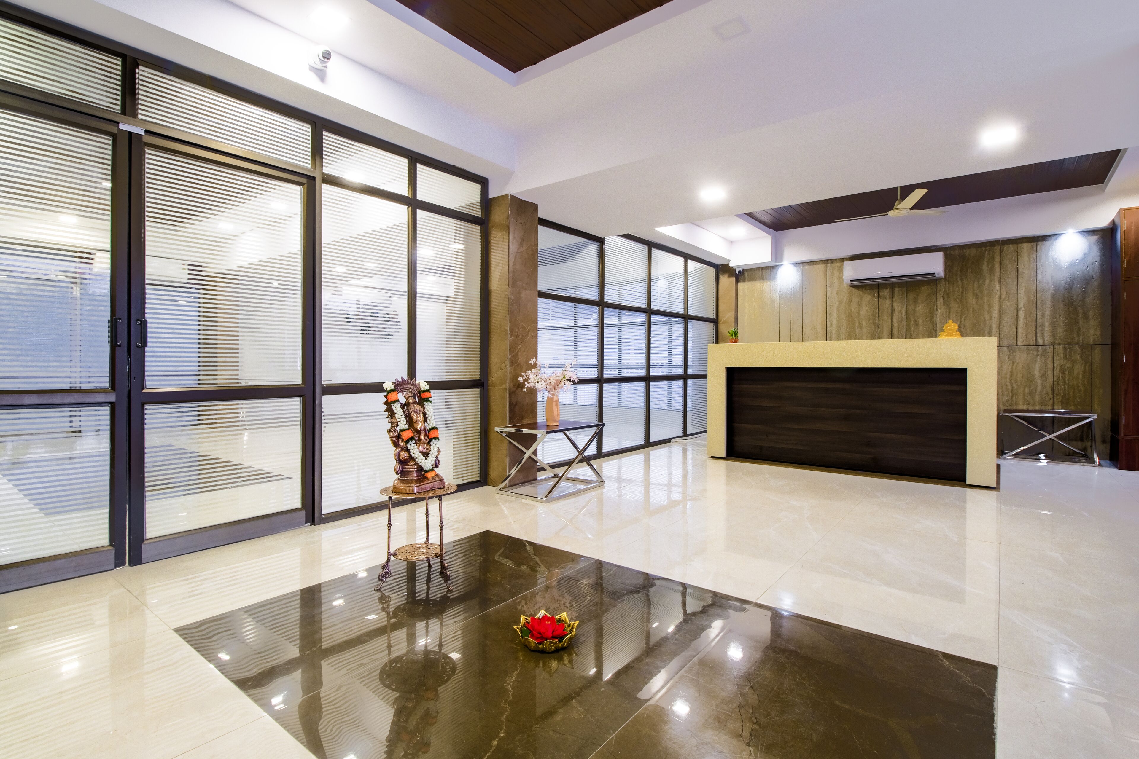 Monday Hotels Swarna's The Capital
