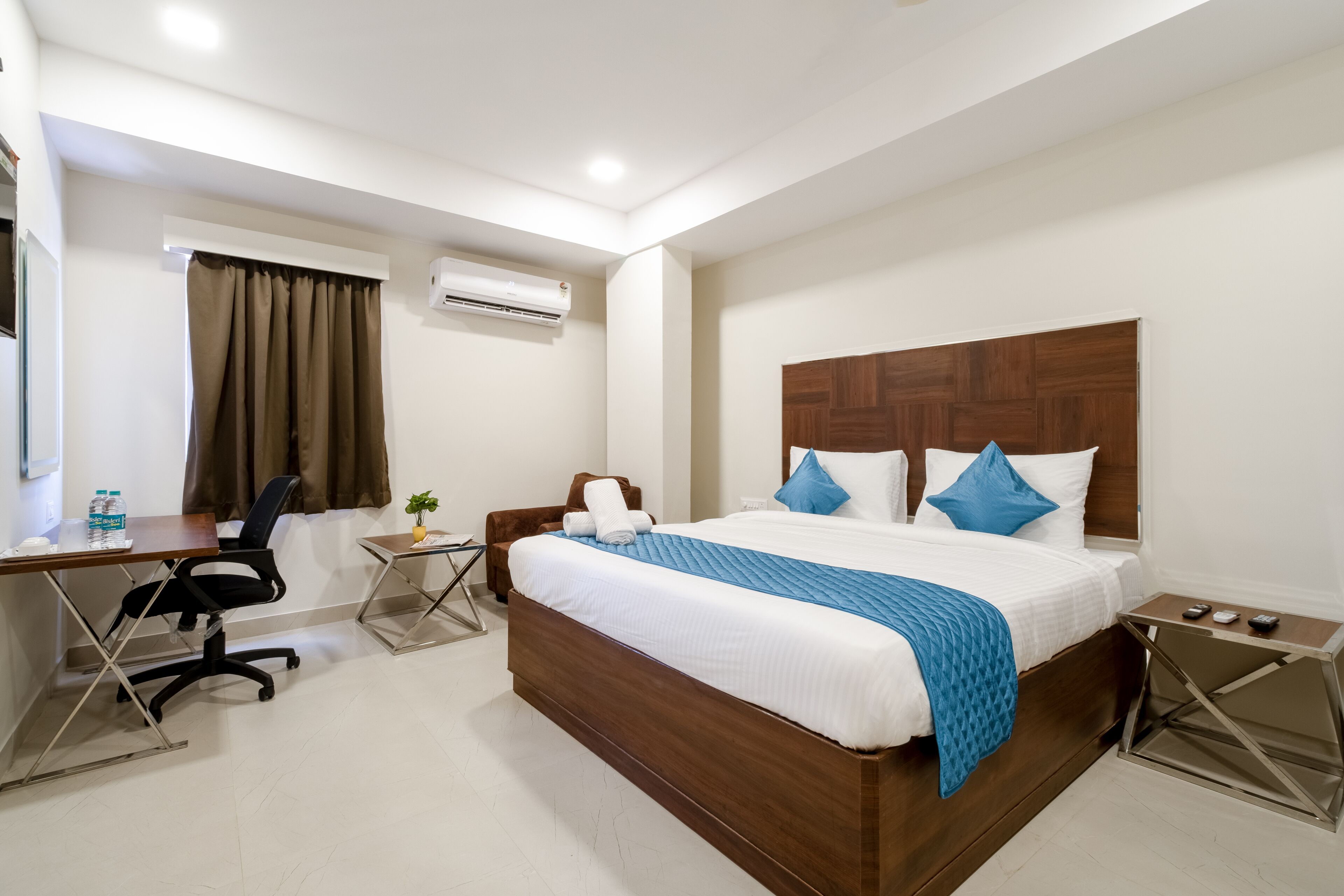 Monday Hotels Swarna's The Capital