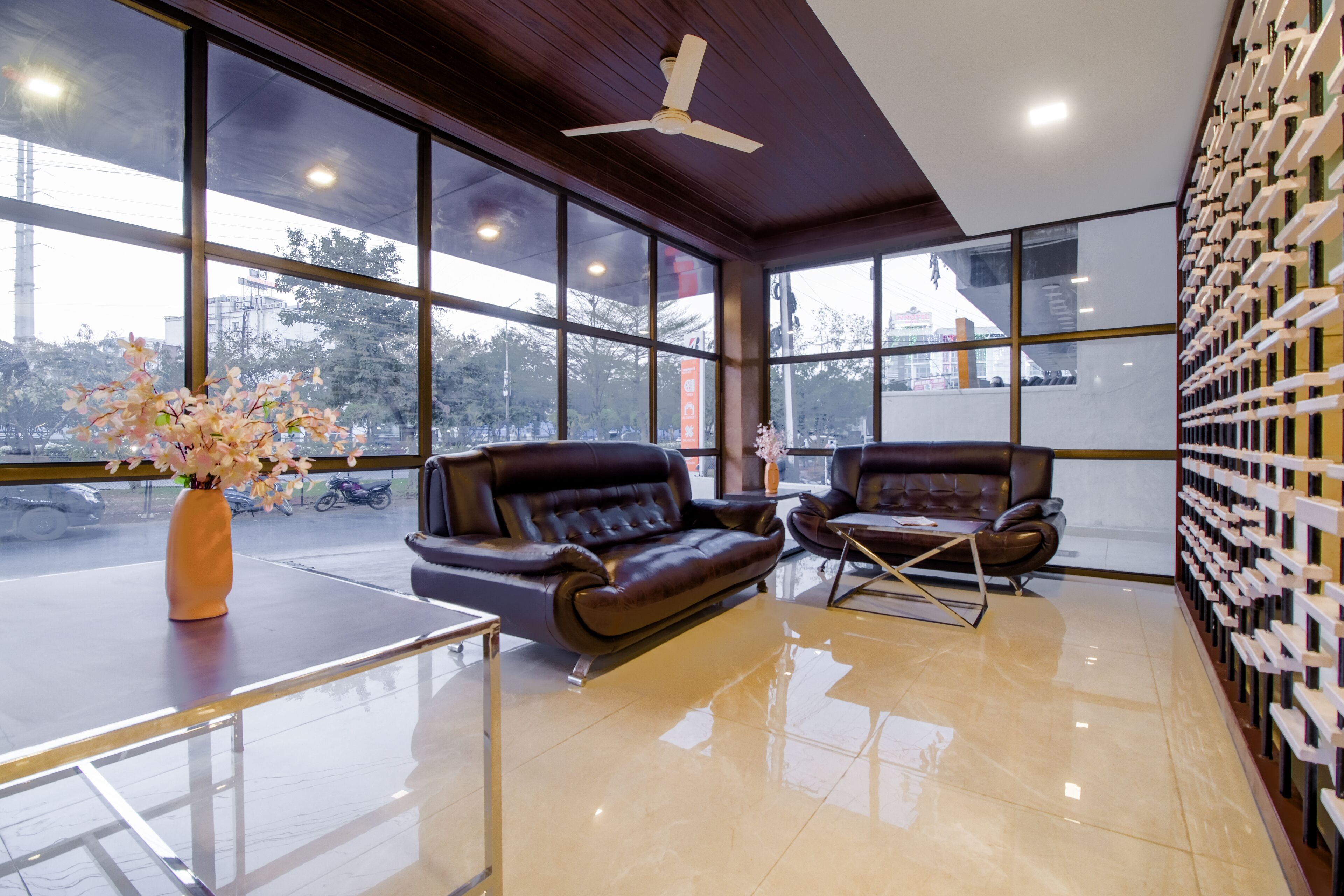 Monday Hotels Swarna's The Capital