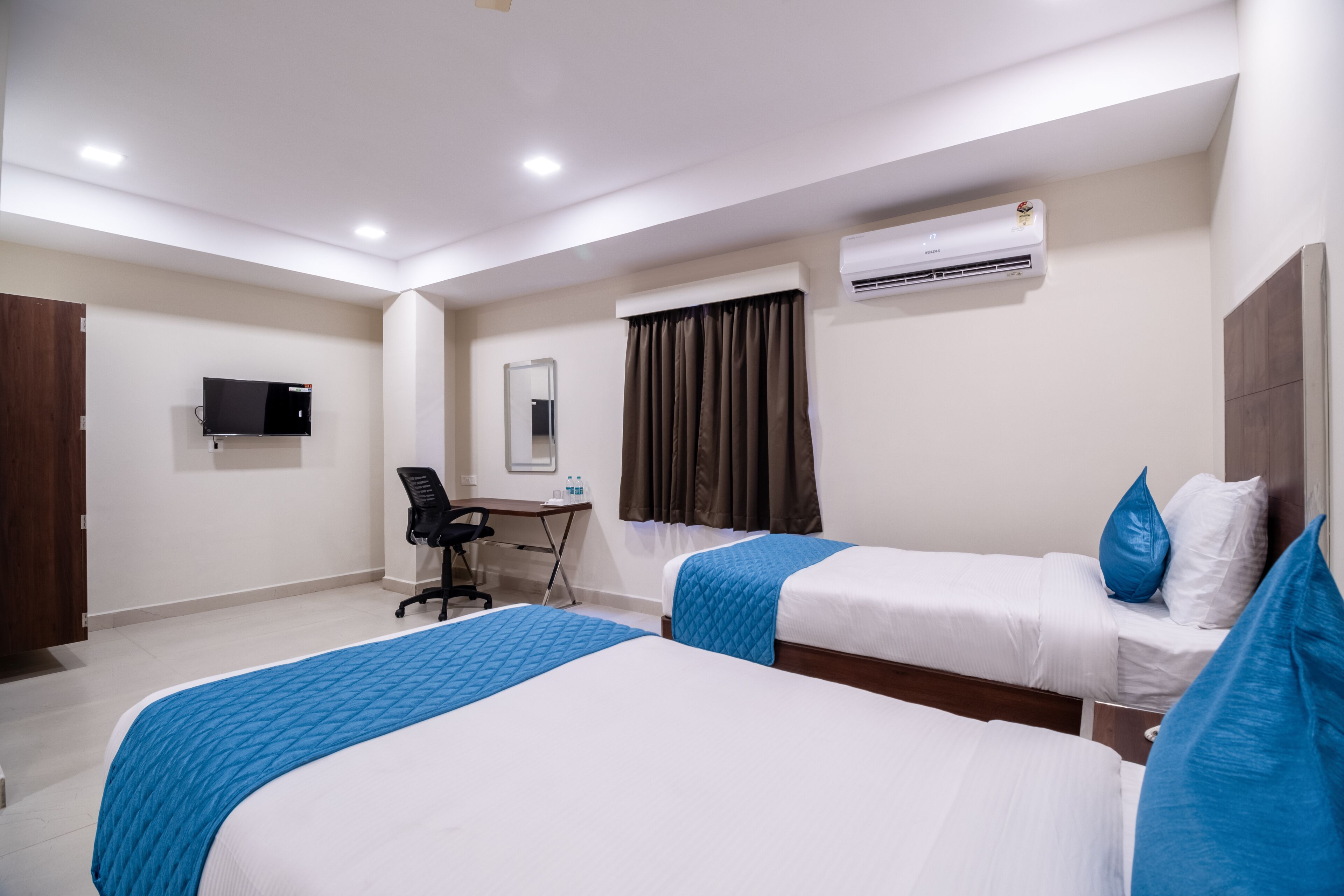 Monday Hotels Swarna's The Capital
