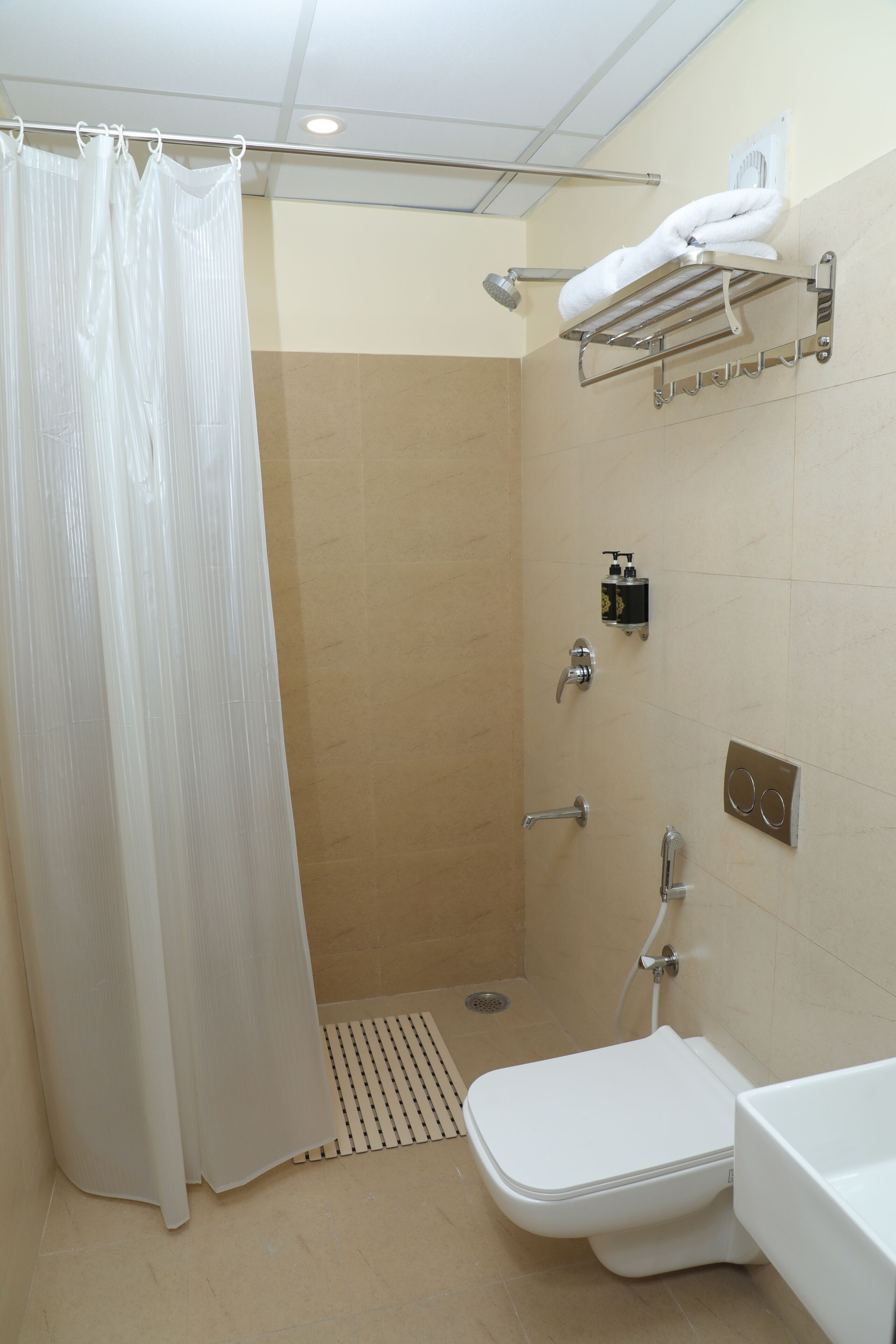 Gadiraju Palace Convention Centre & Hotel