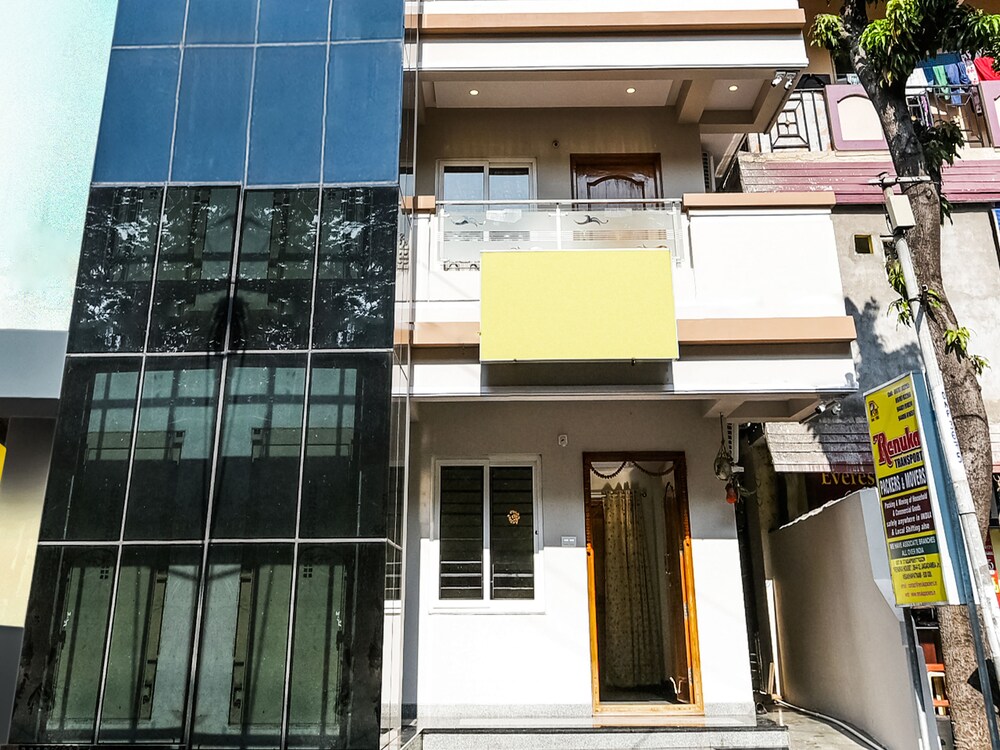 OYO 26559 Renuka Hotels