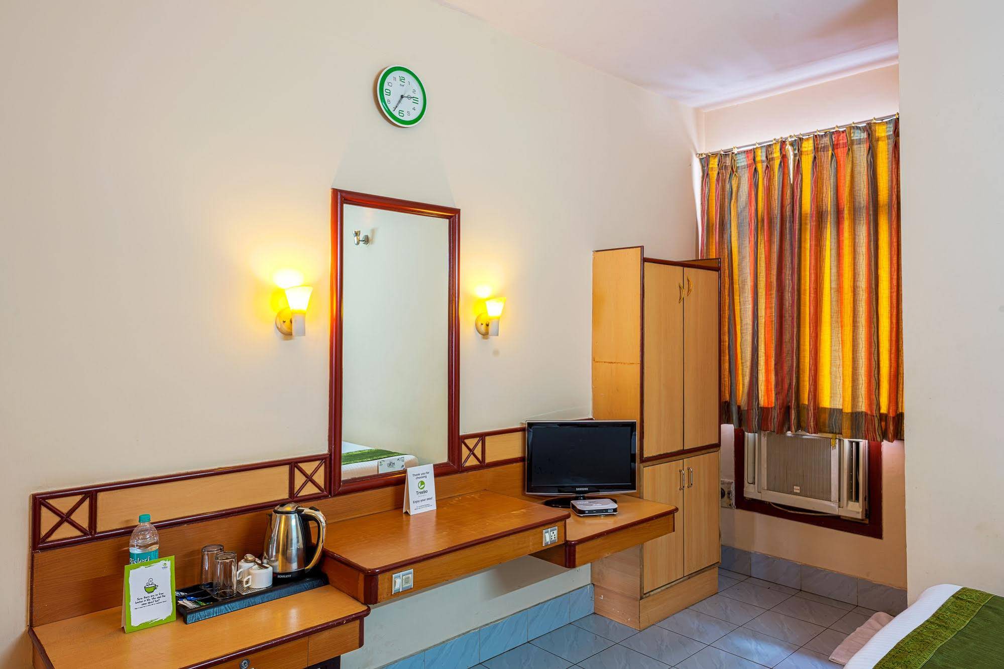 Treebo Saaket Residency