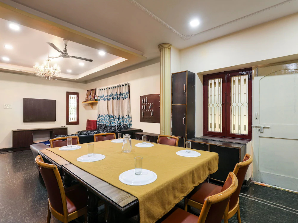 Seacity Guest House by OYO Rooms
