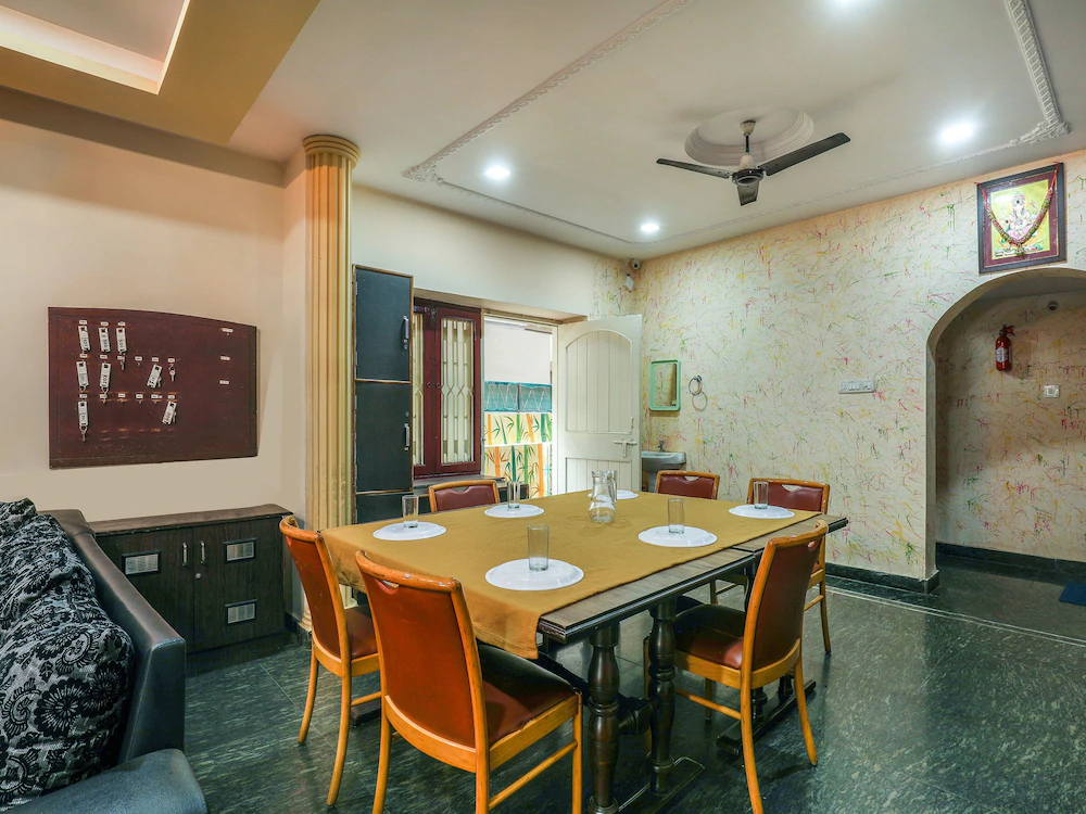 Seacity Guest House by OYO Rooms