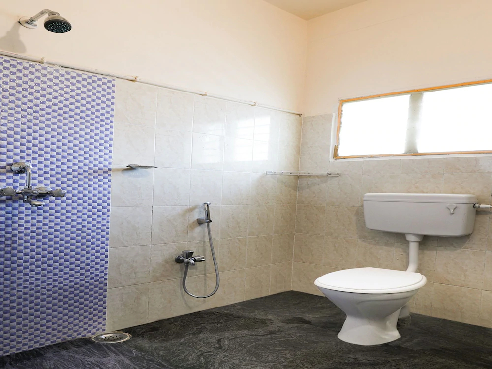 Seacity Guest House by OYO Rooms