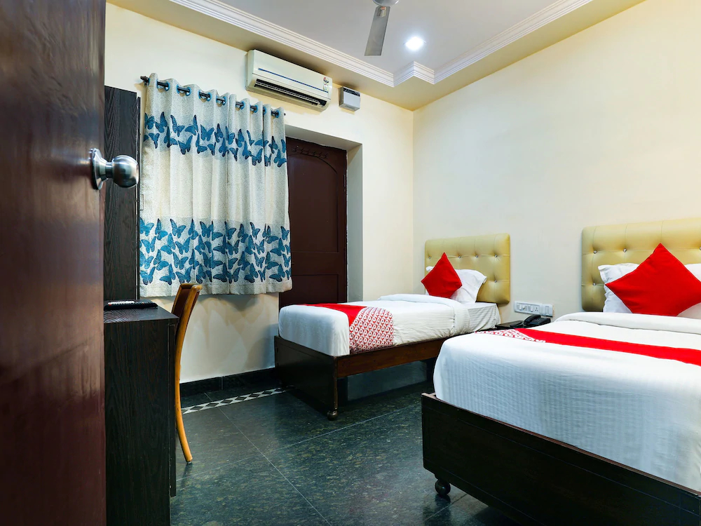 Seacity Guest House by OYO Rooms