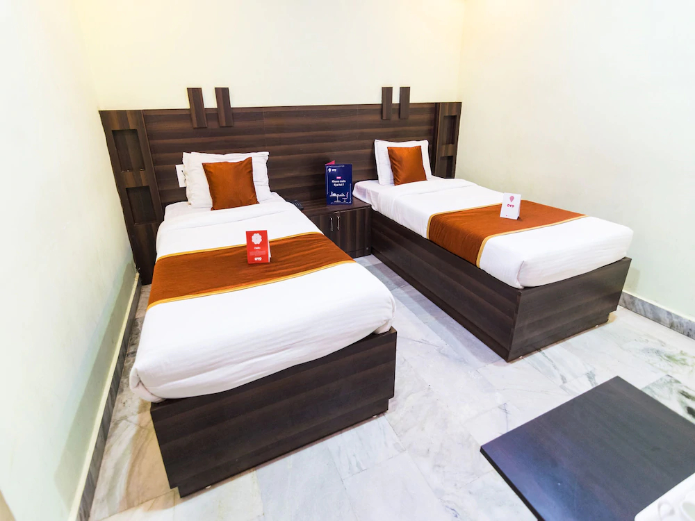Shree Darshini Guest House by OYO Rooms