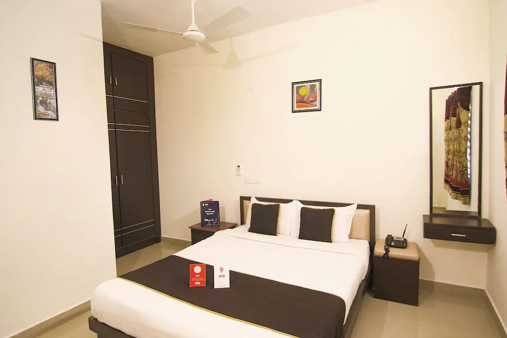 SRK Guesthouse By OYO Rooms