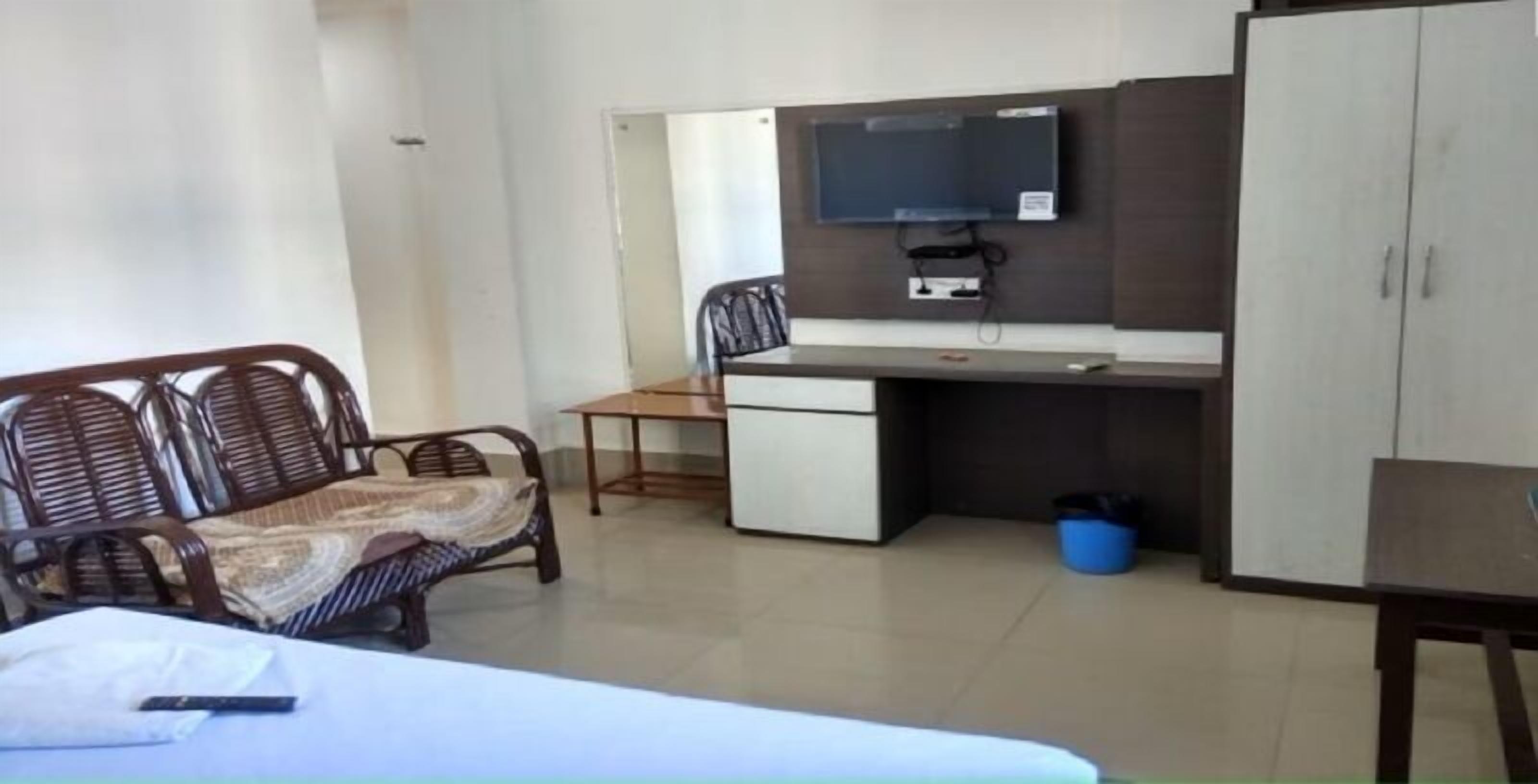Kusum Hotel