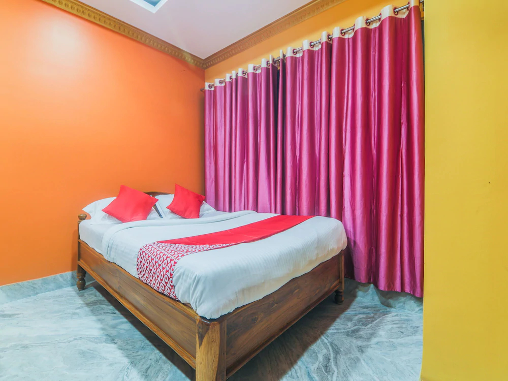 Danni's By OYO Rooms