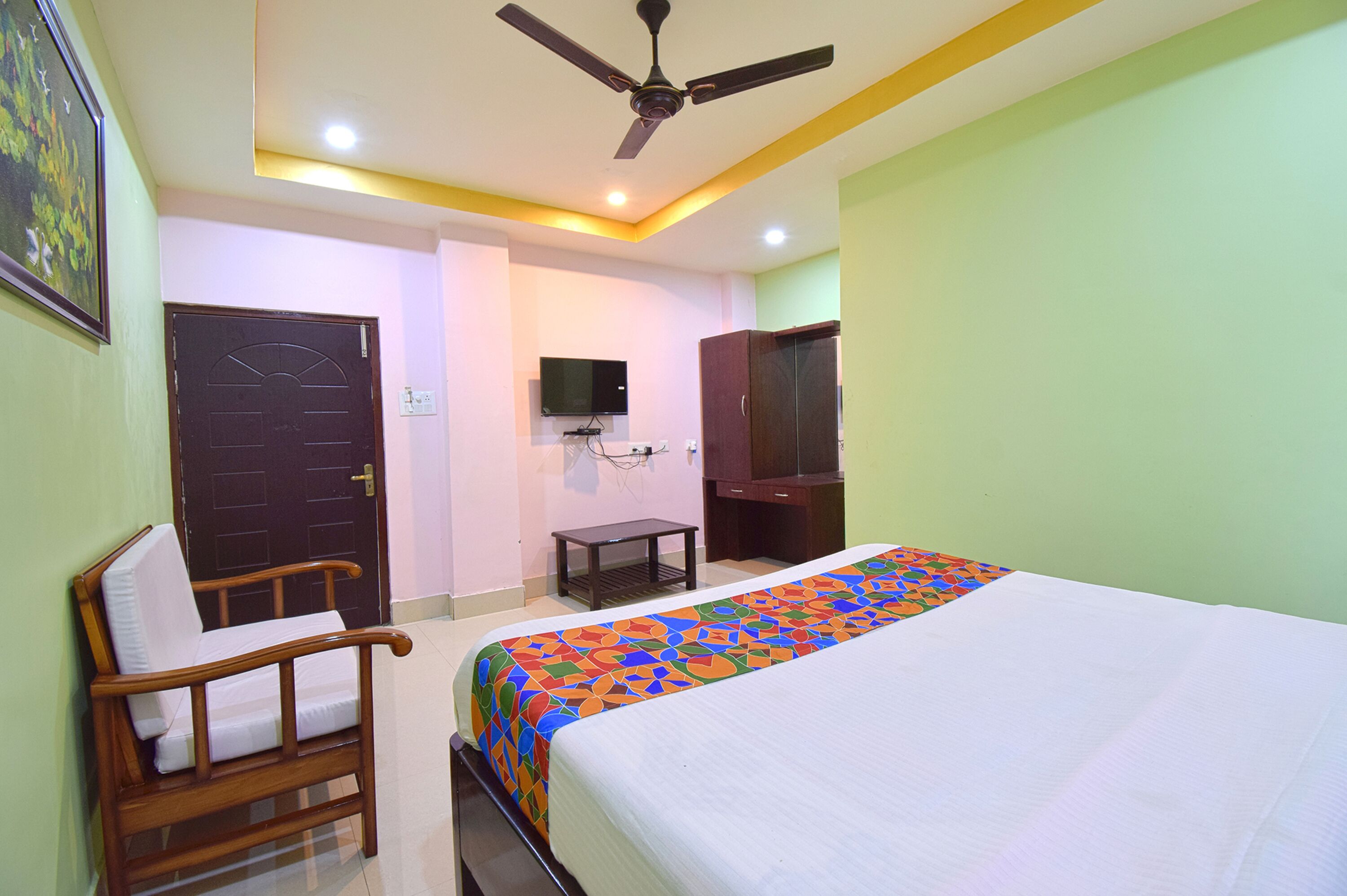 Fabhotel Knight Airways