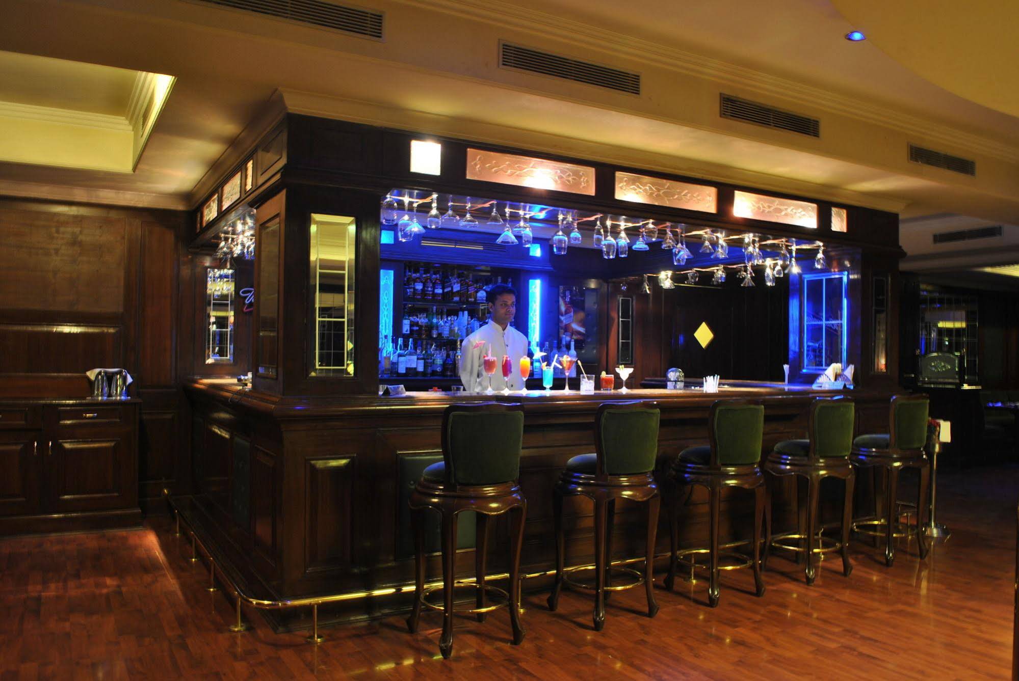 Hotel Dynasty