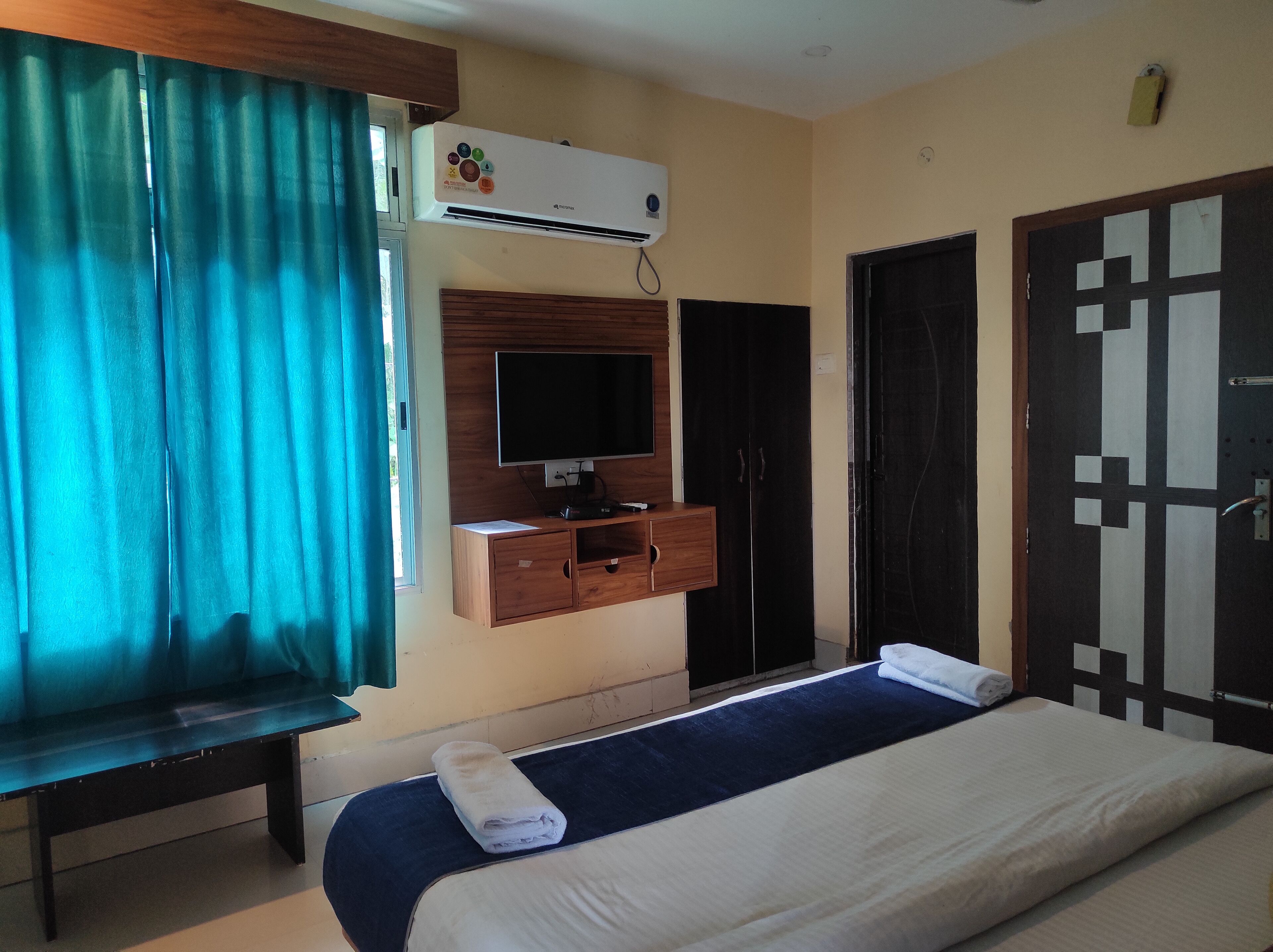 Hotel Om Regency