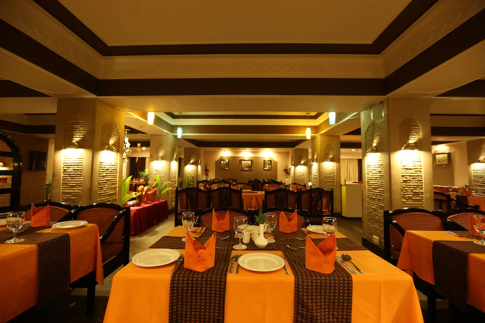 Hotel Rajmahal