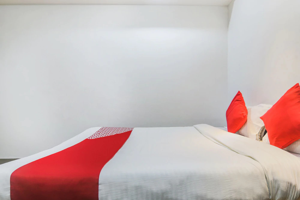 Hotel Rashmi By OYO Rooms