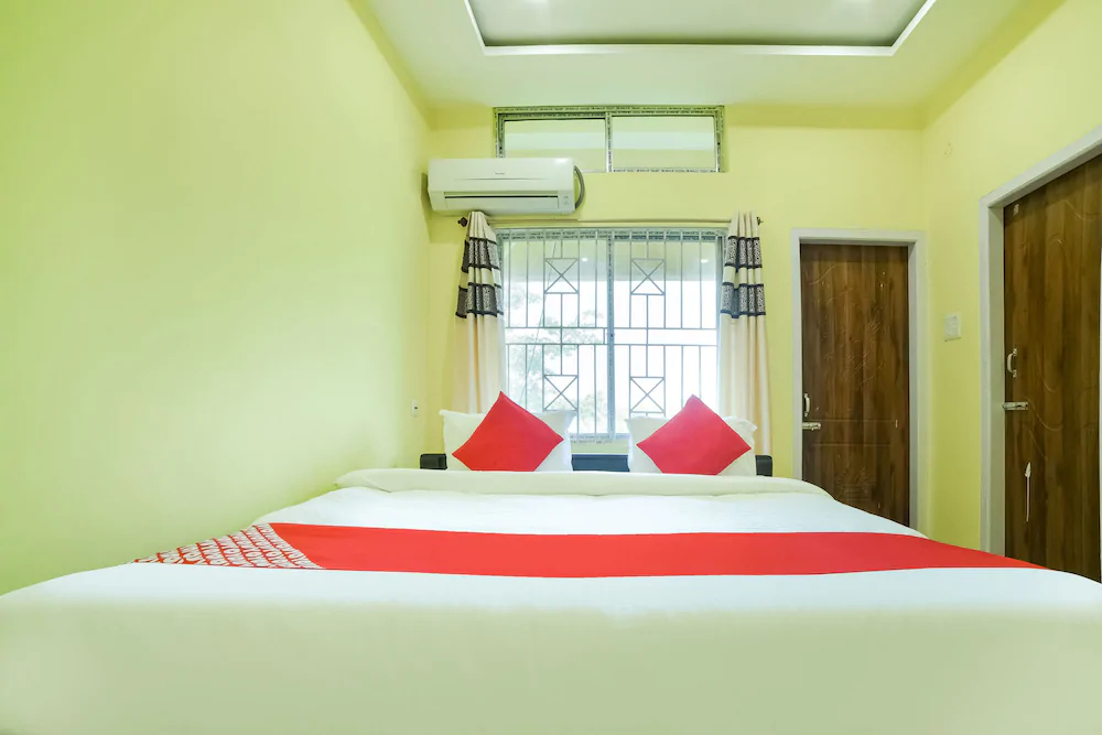 Royal Palace by OYO Rooms