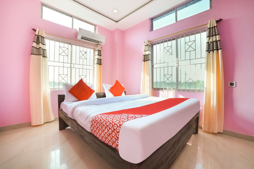 Royal Palace by OYO Rooms