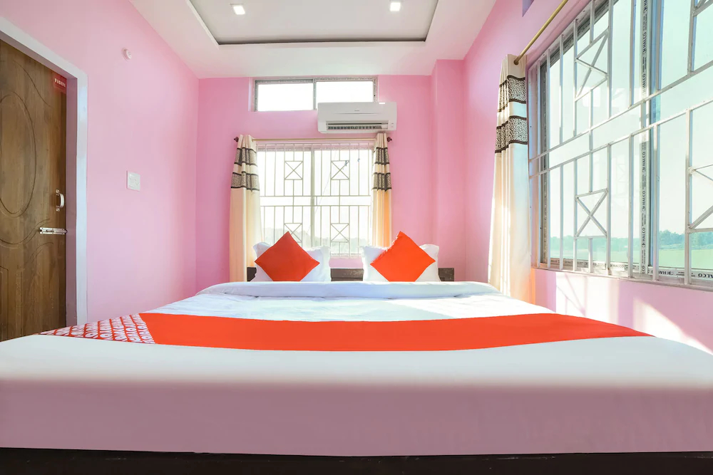Royal Palace by OYO Rooms