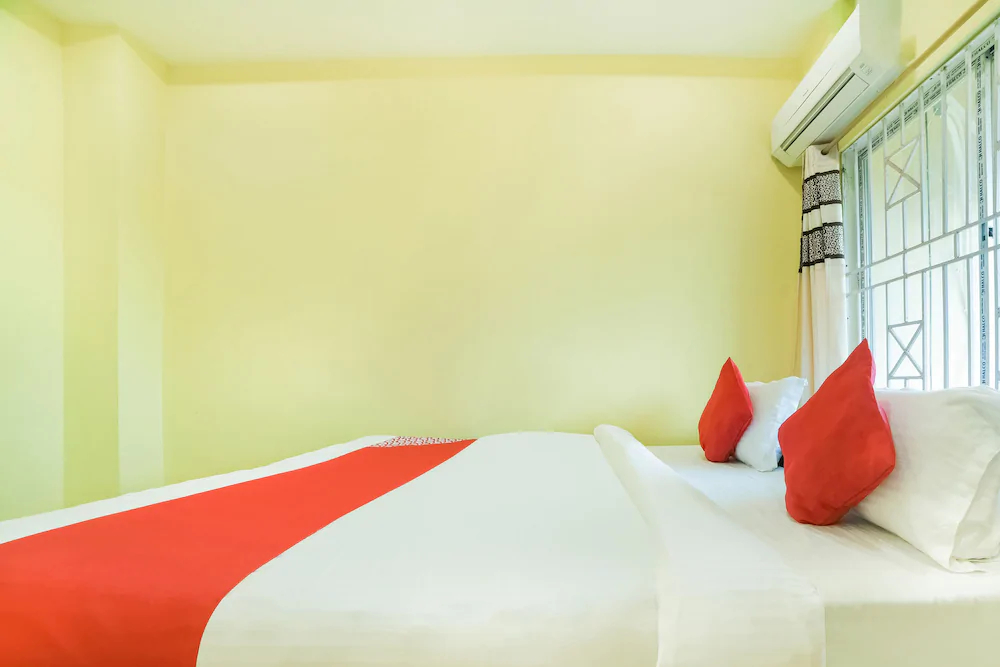 Royal Palace by OYO Rooms