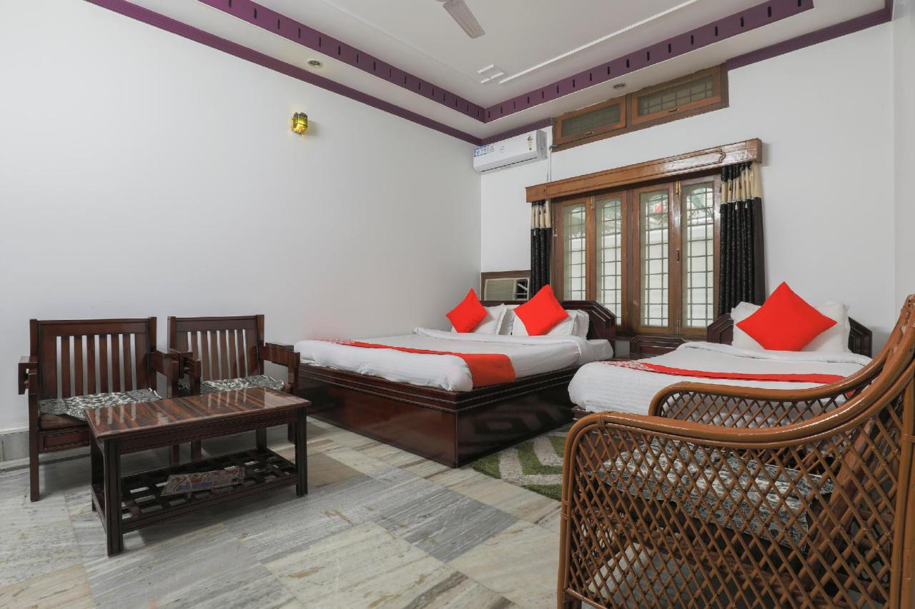 Super Star Lodge by OYO Rooms
