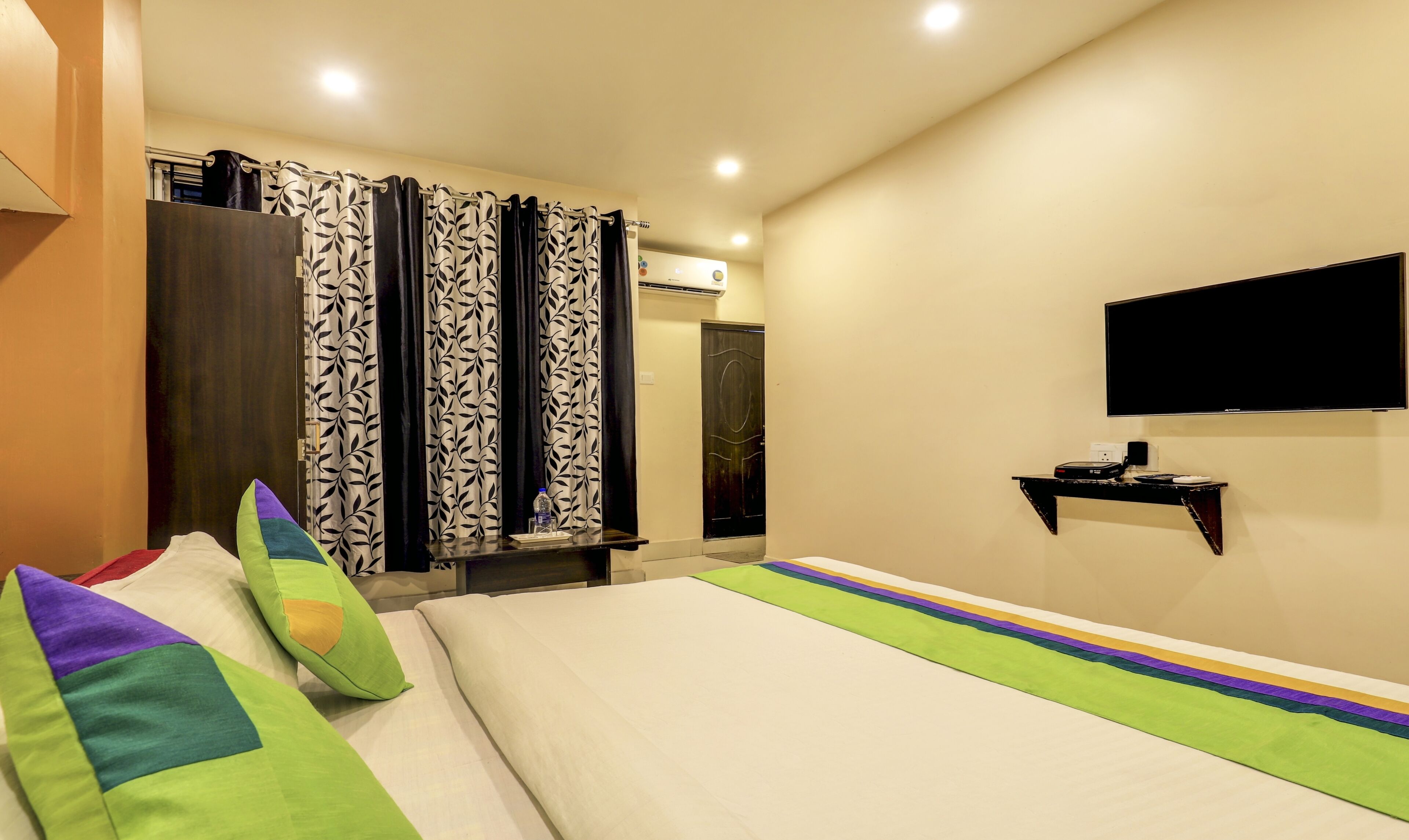 Treebo Trip Om Regency