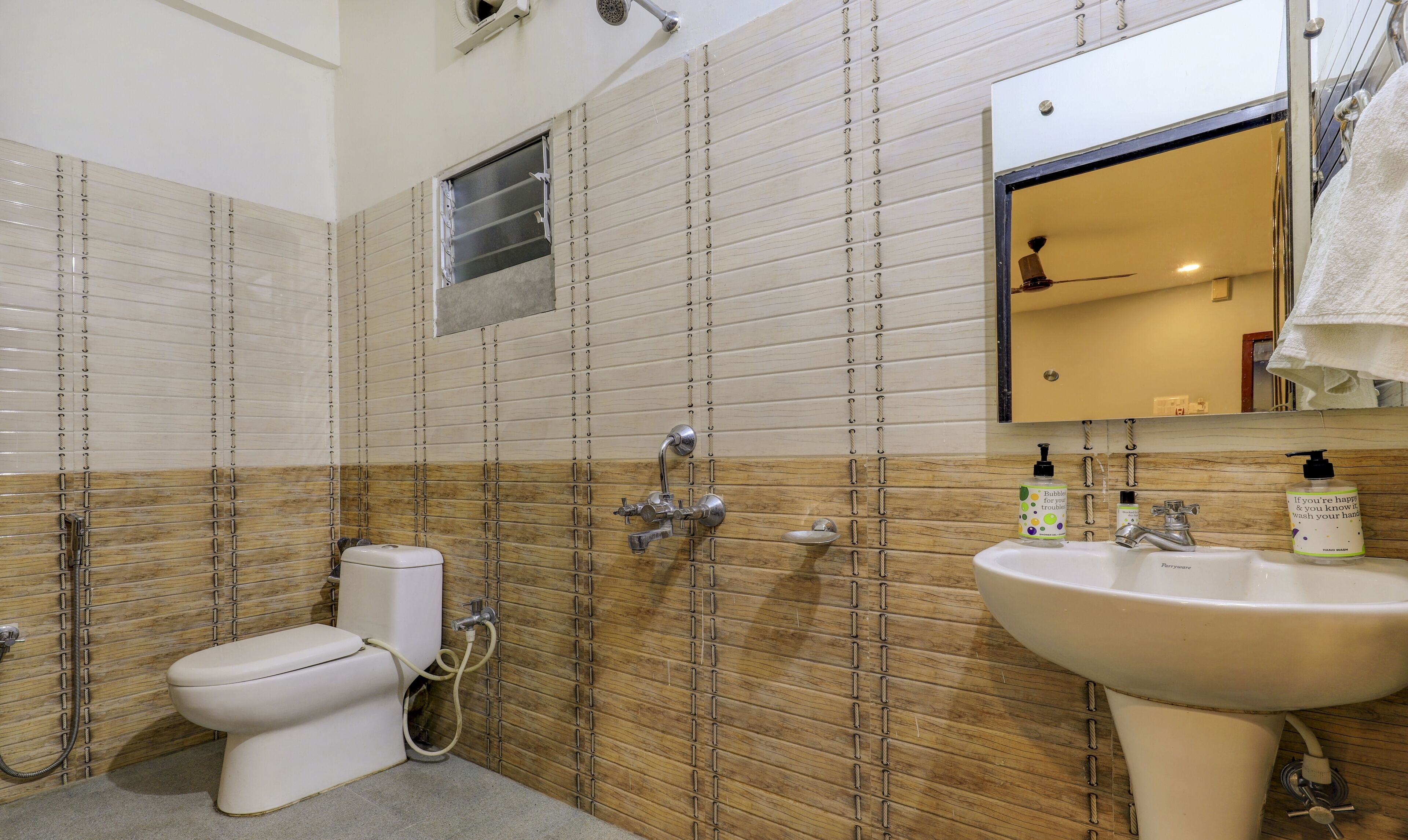 Treebo Trip Om Regency