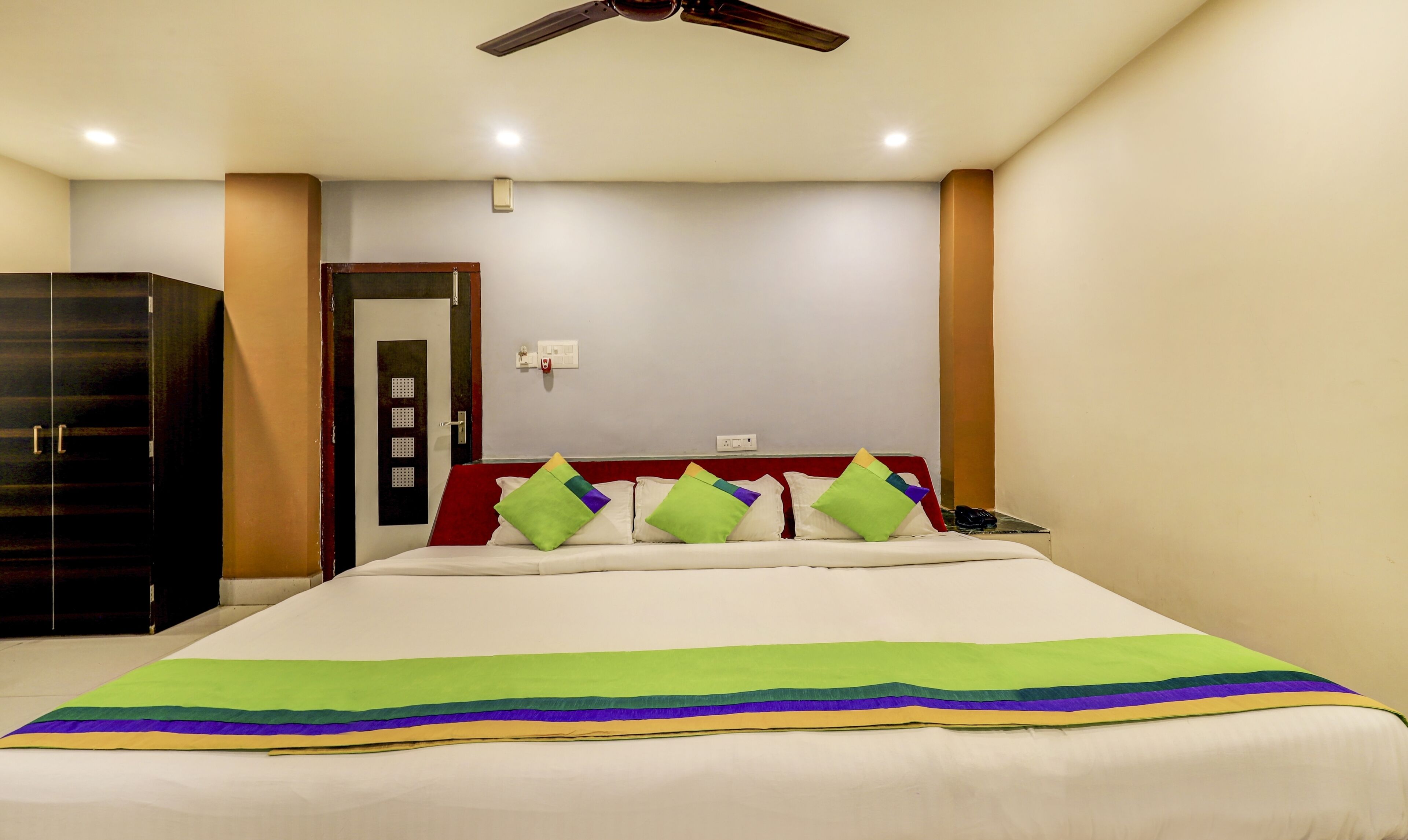 Treebo Trip Om Regency