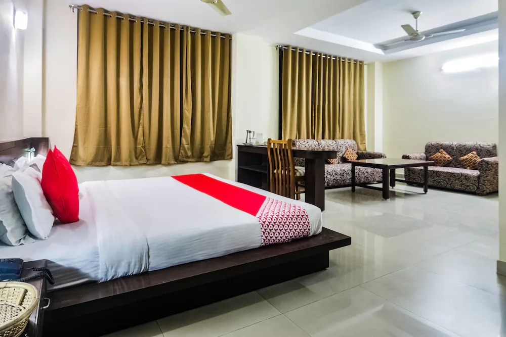 Earl Grey Hotel By OYO Rooms