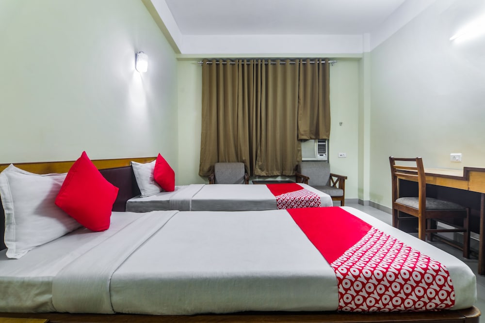 Earl Grey Hotel By OYO Rooms