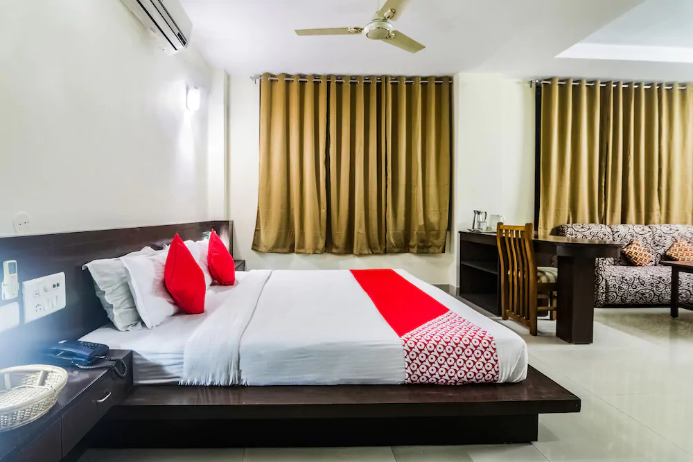 Earl Grey Hotel By OYO Rooms