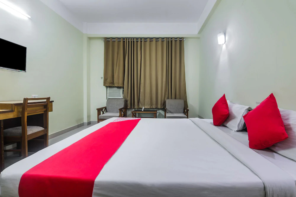 Earl Grey Hotel By OYO Rooms