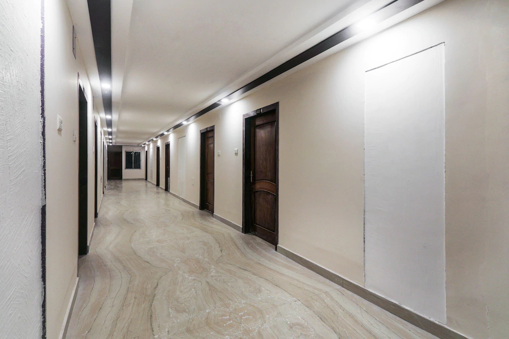 Earl Grey Hotel By OYO Rooms