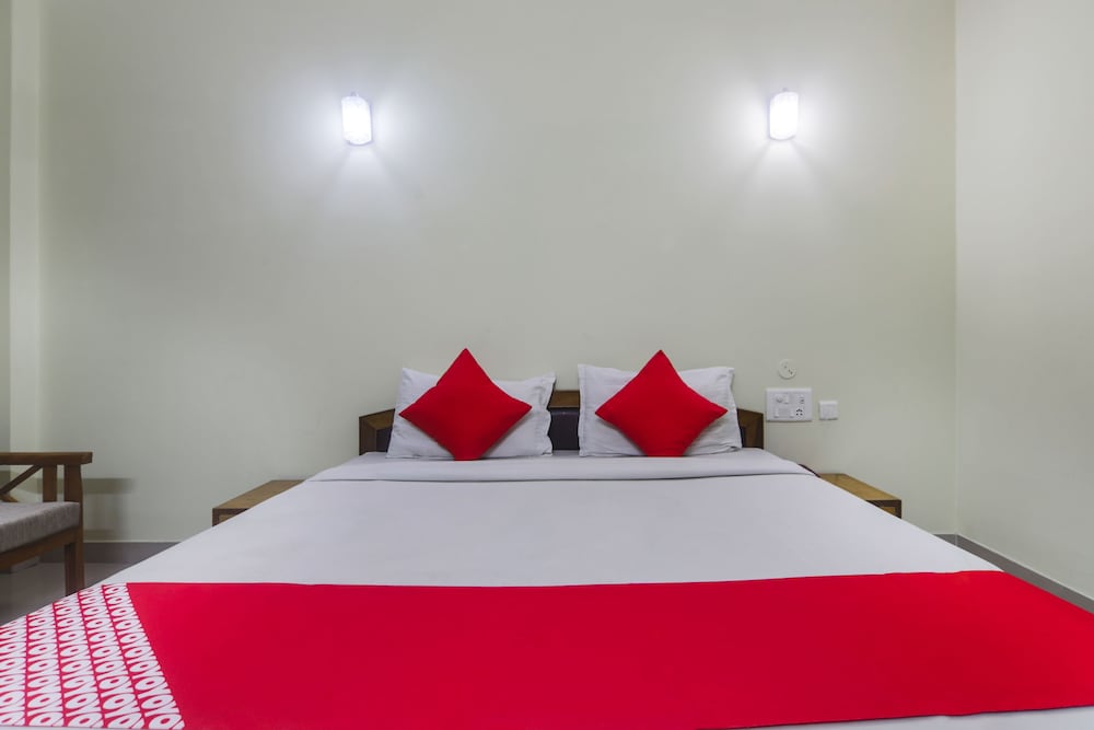 Earl Grey Hotel By OYO Rooms