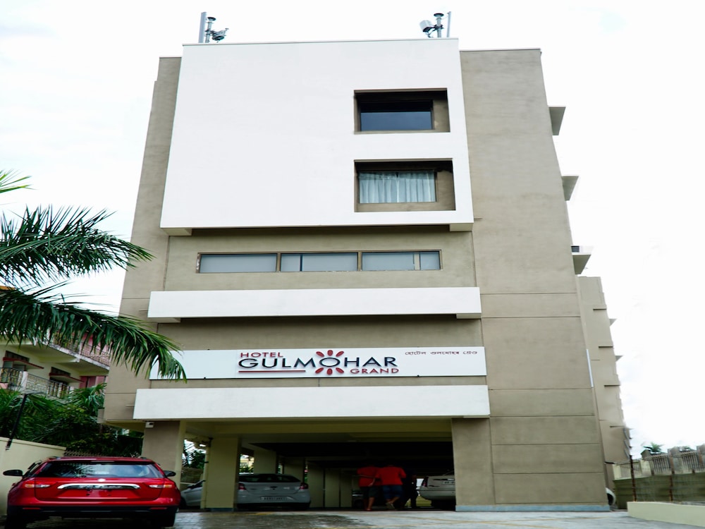 Hotel Gulmohar Grand