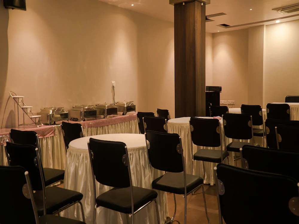Hotel Gulmohar Grand
