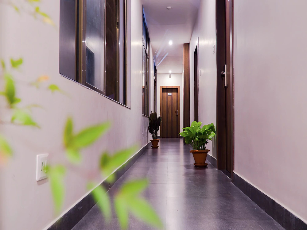 Hotel Gulmohar Grand