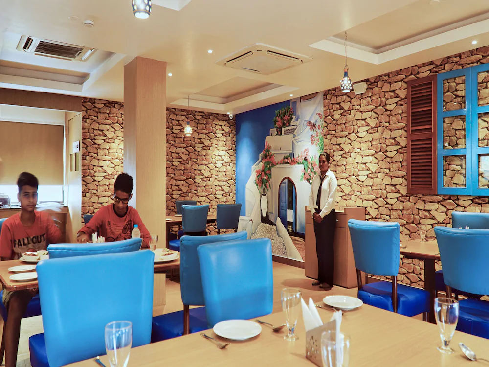 Hotel Gulmohar Grand