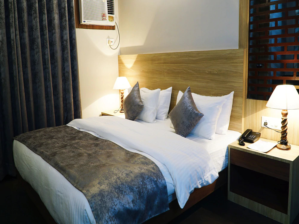 Hotel Gulmohar Grand