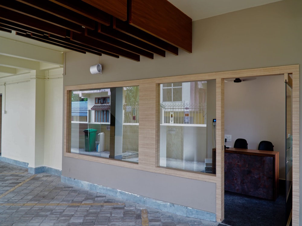 Hotel Gulmohar Grand