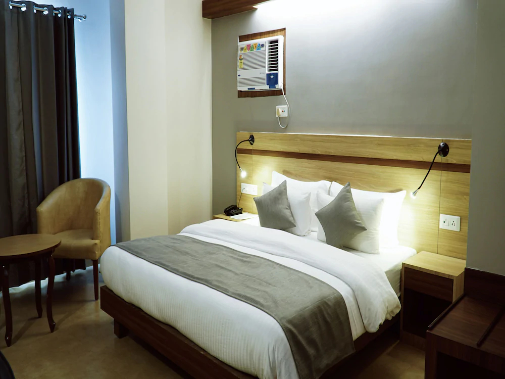 Hotel Gulmohar Grand