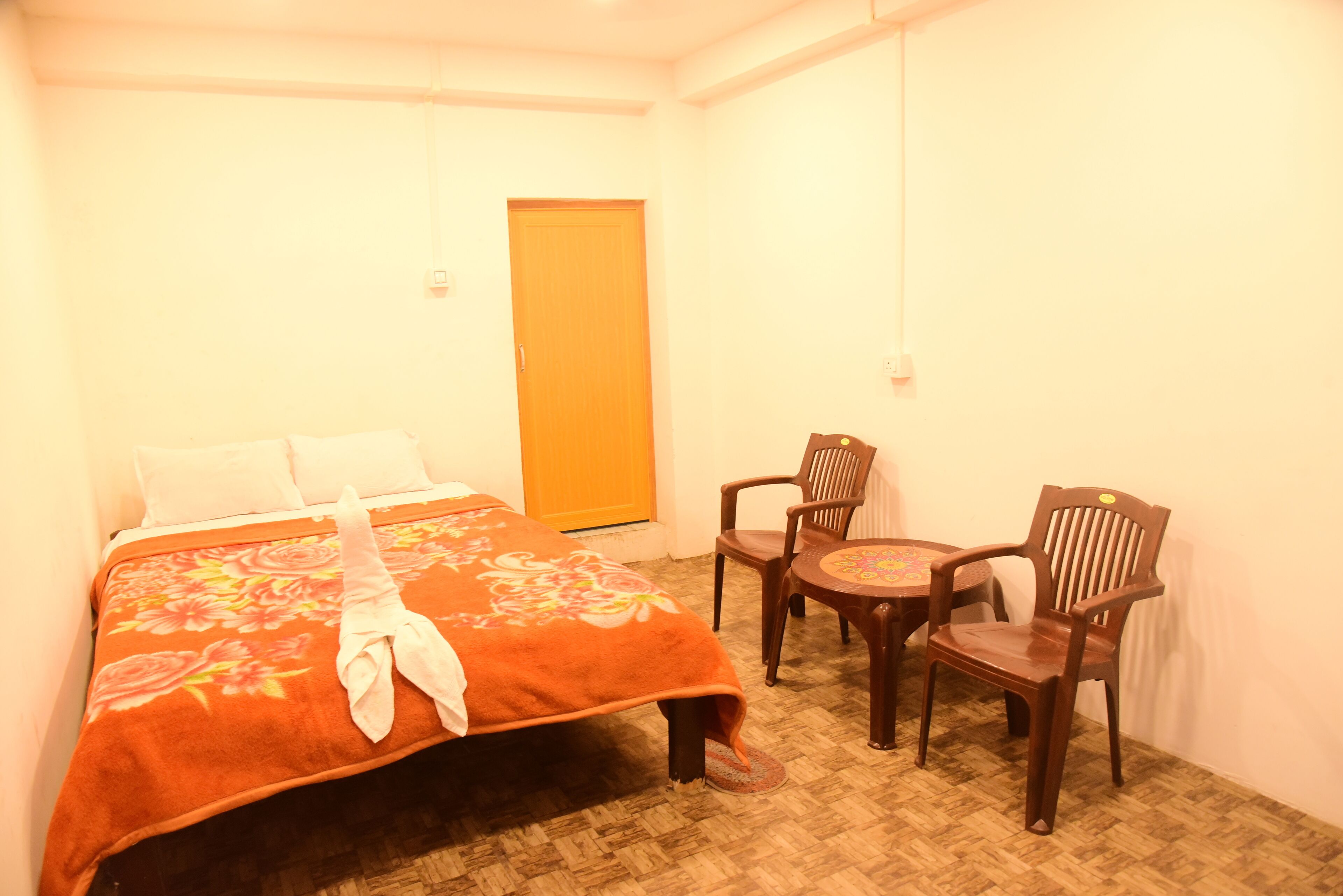 Hotel Paradise Inn