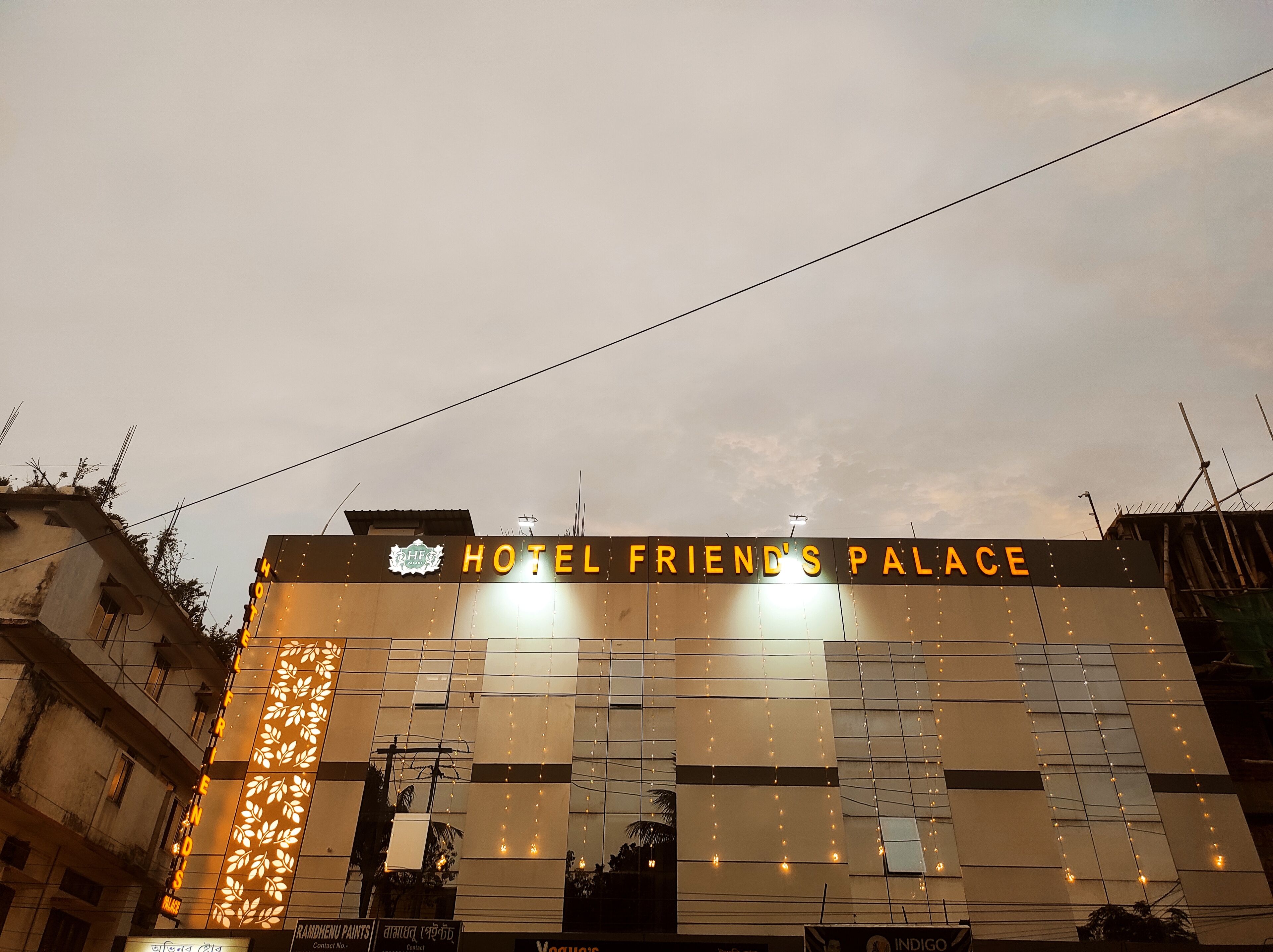 Hotel Friends Palace