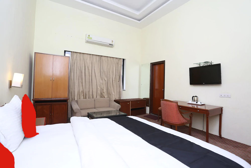 Hotel Highway by OYO Rooms