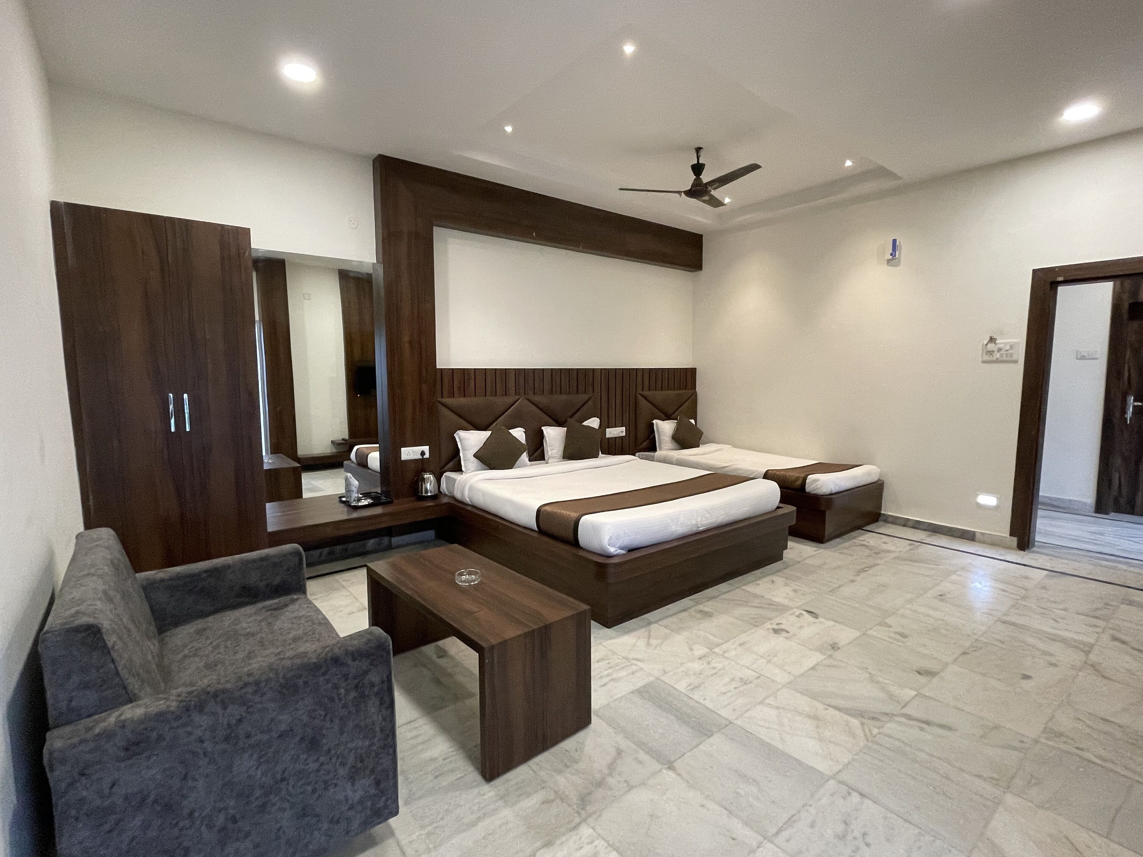 Hotel Royal Embassy