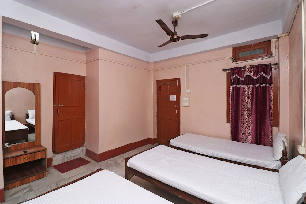 SPOT ON 41656 Hotel Maruti