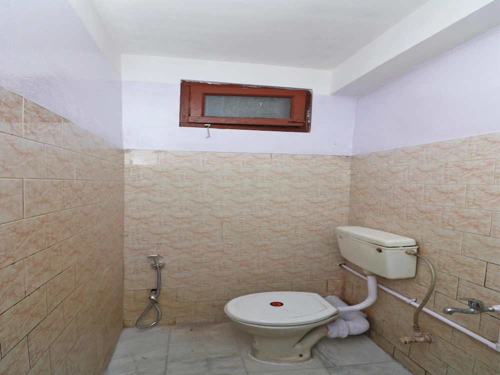SPOT ON 41656 Hotel Maruti